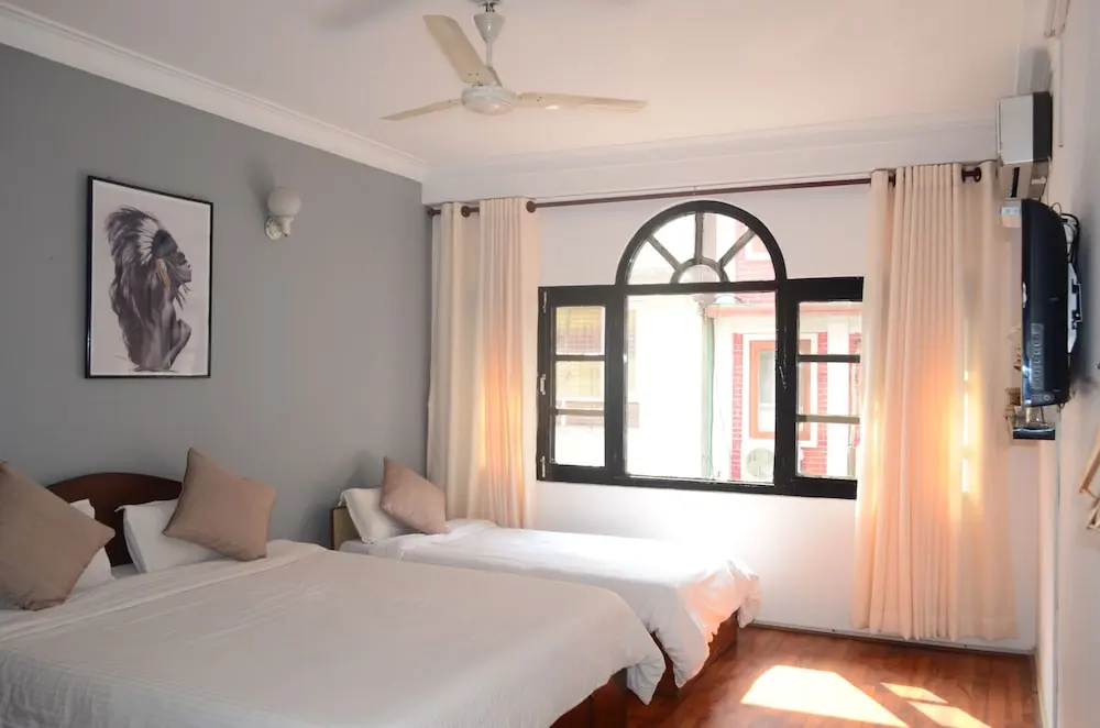 Deluxe Double room (full double bed)