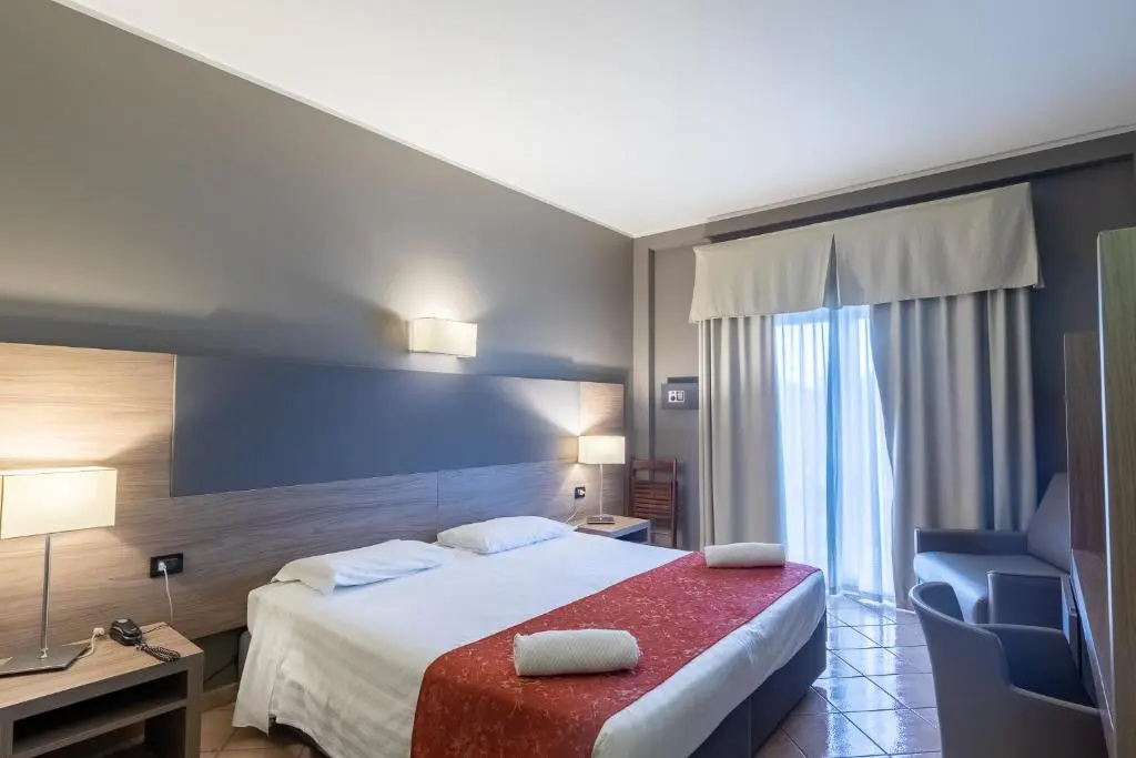 Double room (full double bed)