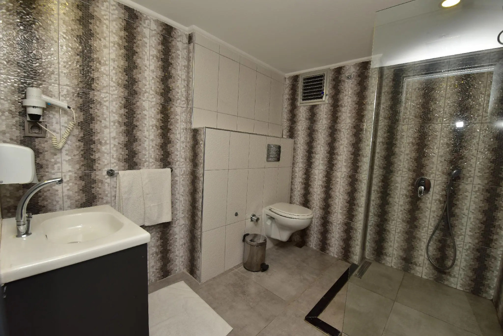 Standard Quadruple room (full double bed)