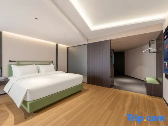 Business Double room (full double bed)