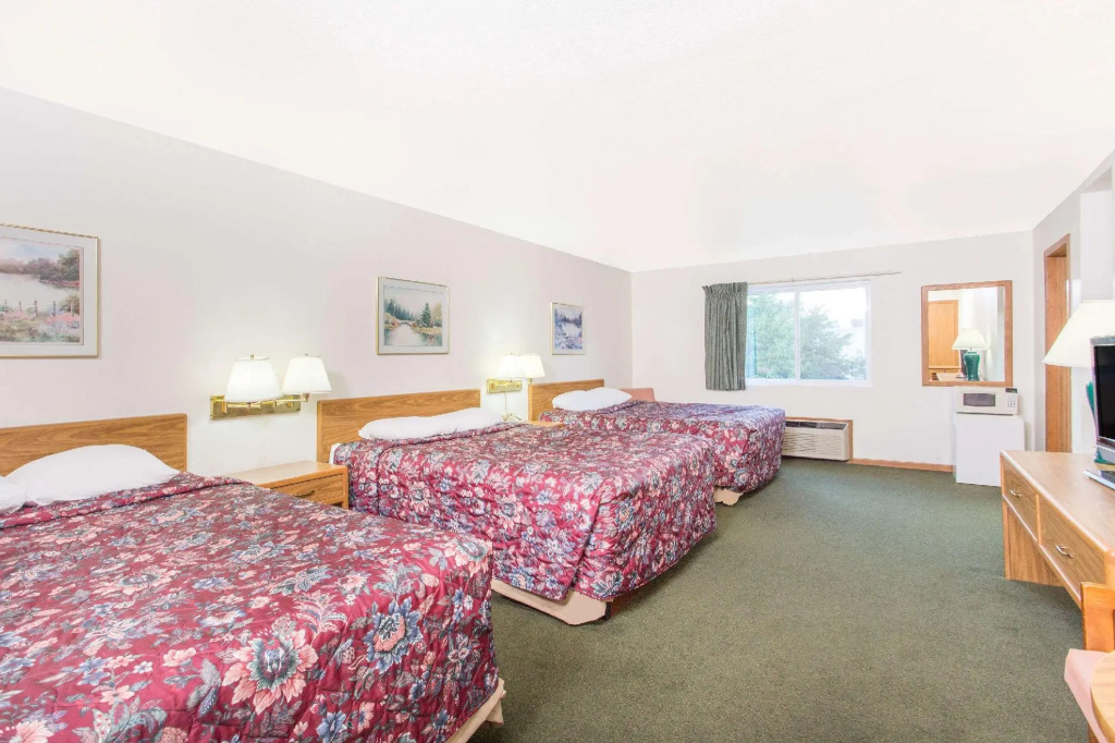 Standard Sextuple room