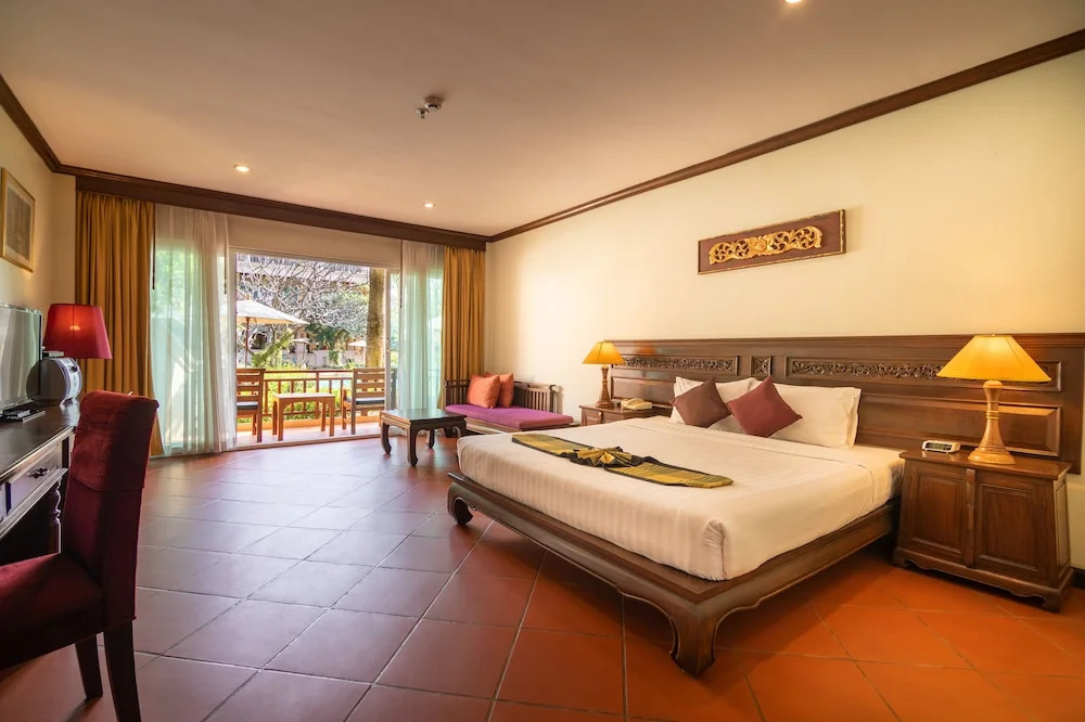Pool Access Double room (full double bed)