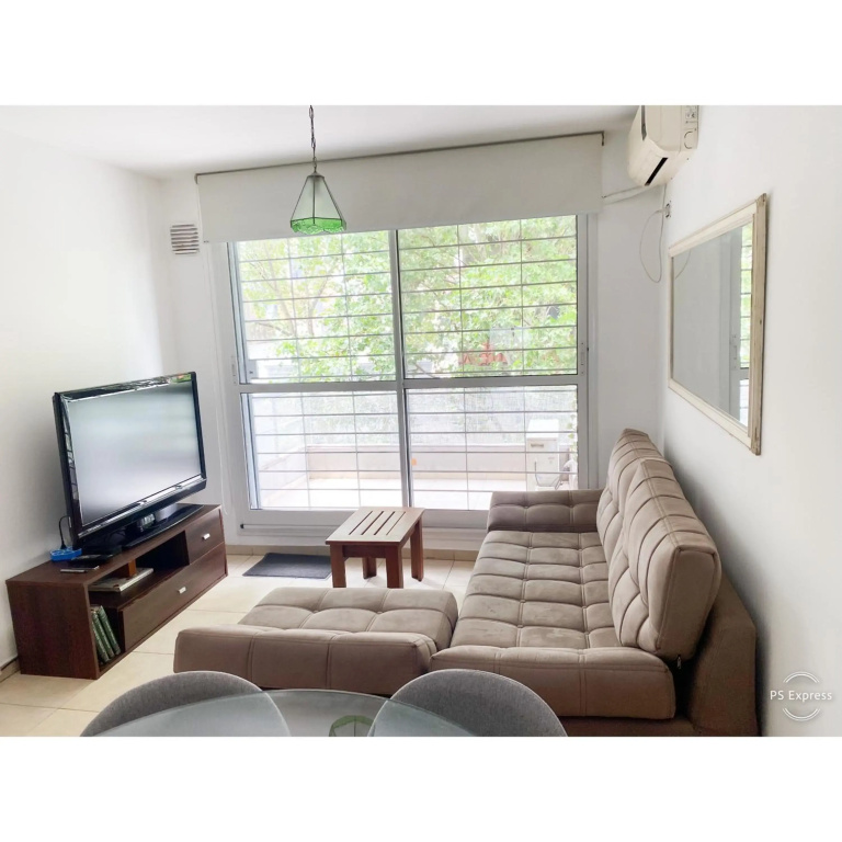 Departamento amueblado, zona centro con cochera.