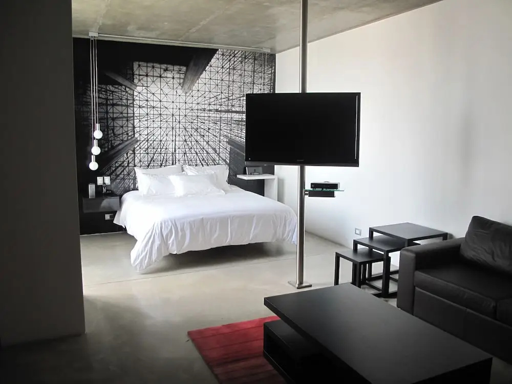 Standard Double Suite (full double bed)