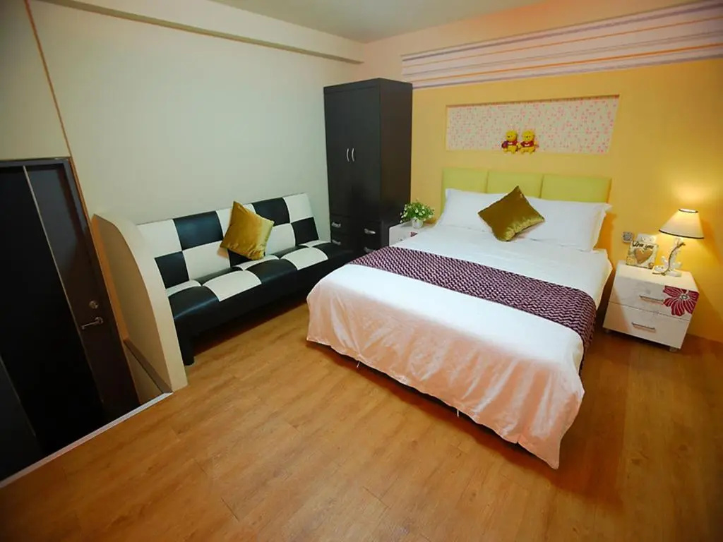 Standard Double room with balcony (full double bed)