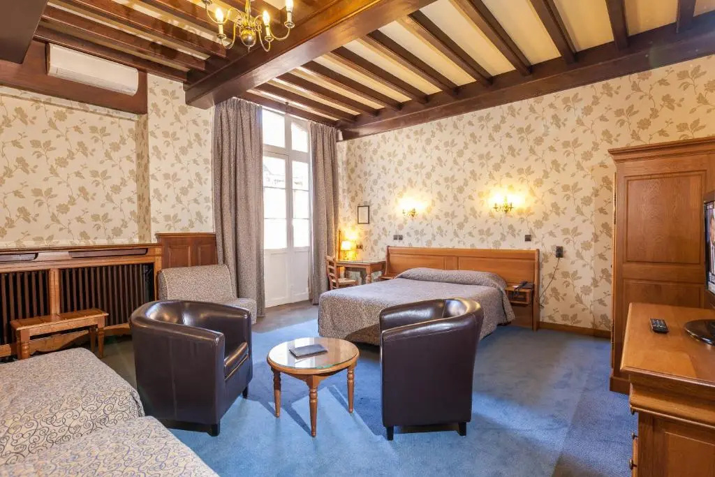 Logis Hôtel De La Cloche - Chambres