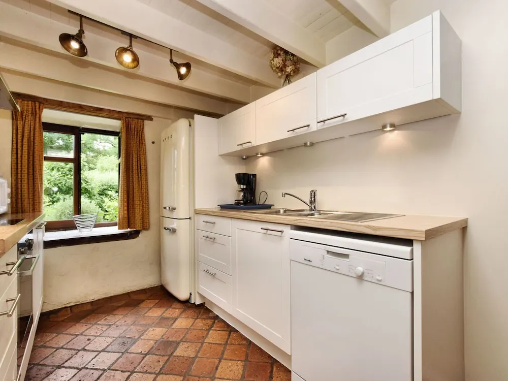 Picturesque Holiday Home in Petites Tailles with Garden - фото 16