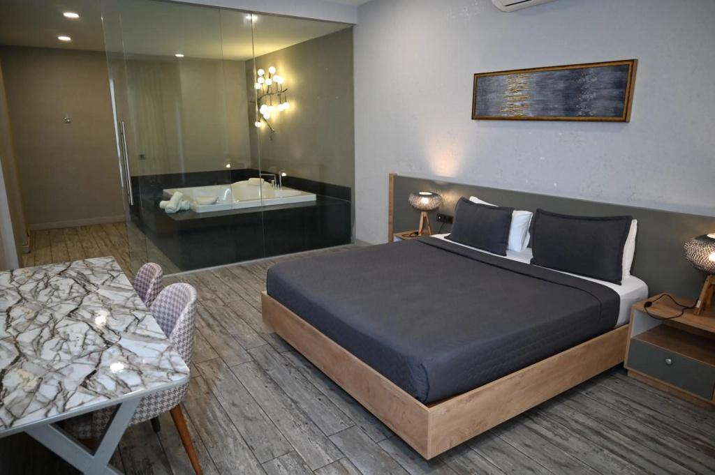 Agora Suites — 5