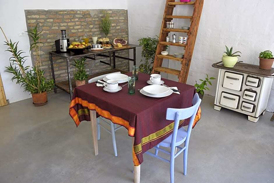 gallery_image_hidden_5