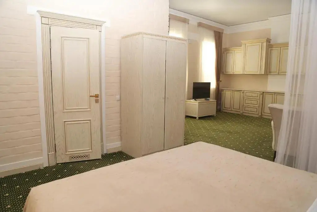Bek Plus Hotel - фото 4