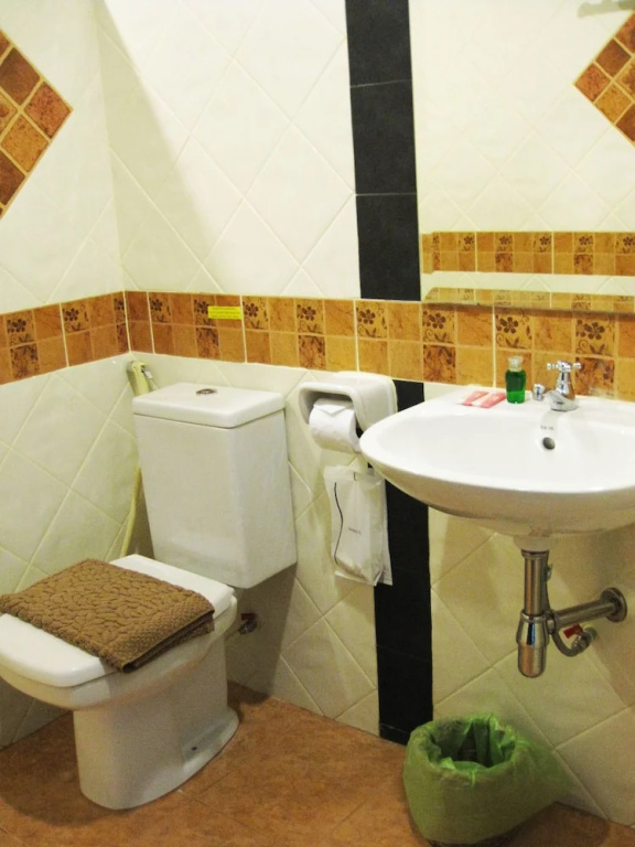 The Bang Khun Phrom Suites - Chambres