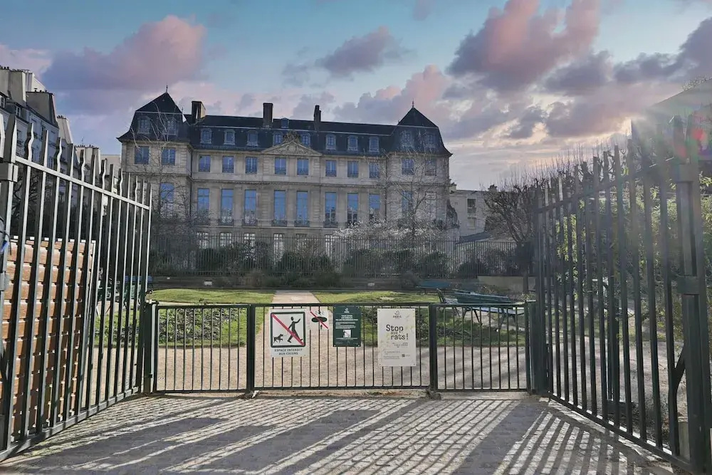 Superb Apartment Center of Paris Le Marais