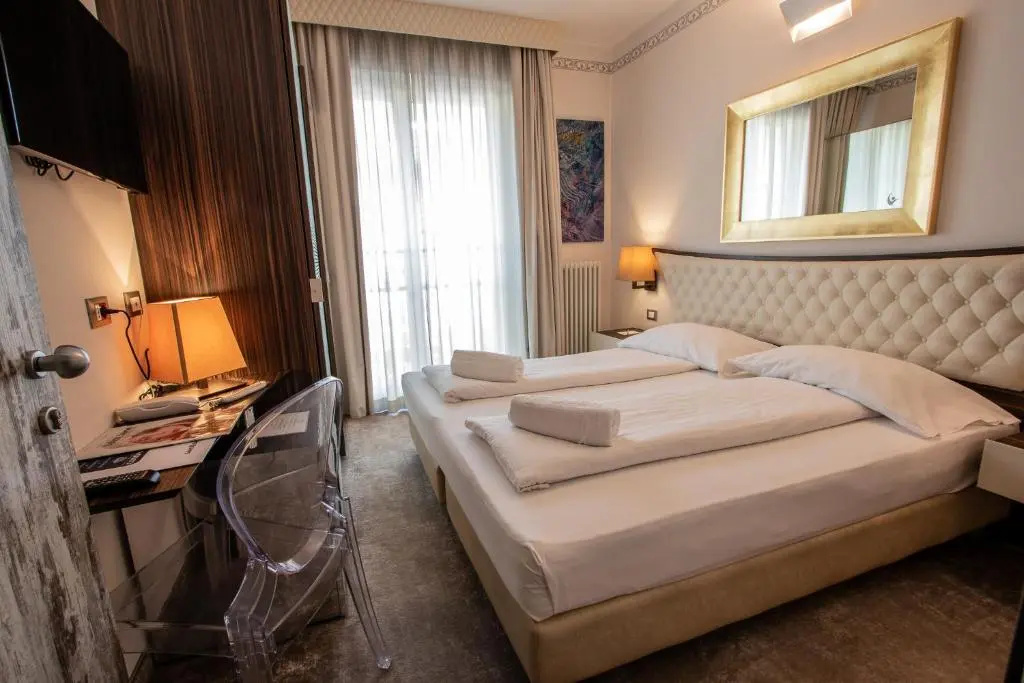Standard Double room (full double bed)