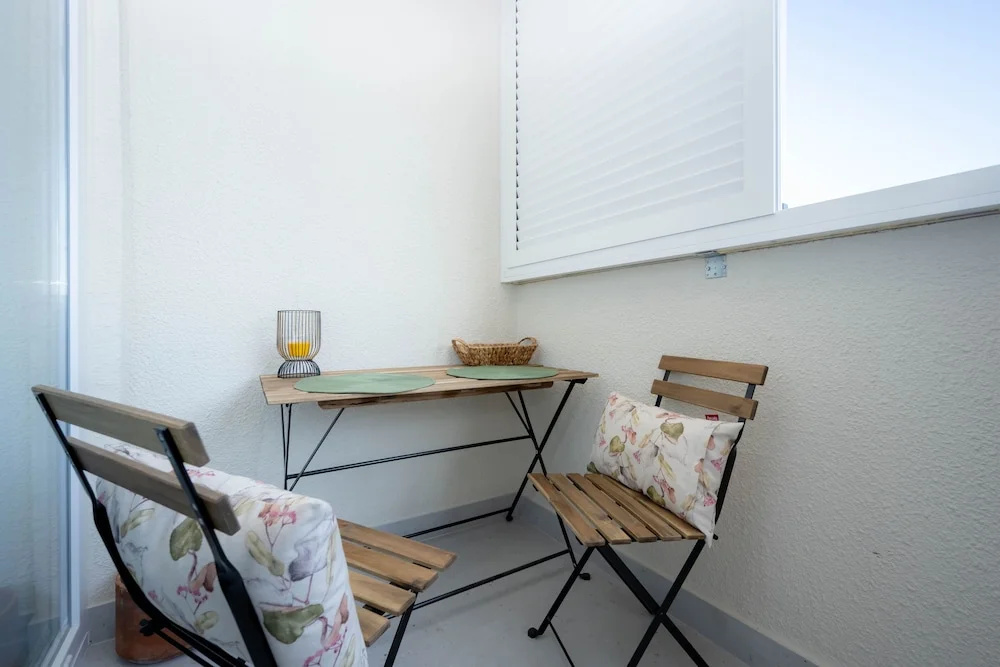 Billie Holiday apartment with balcony