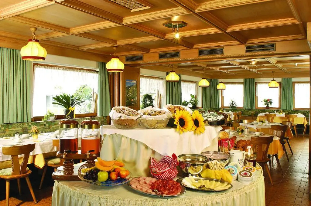 Food & Beverage