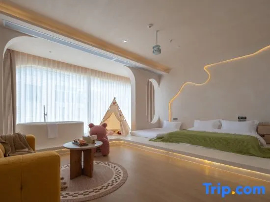 Family Tent with sea view