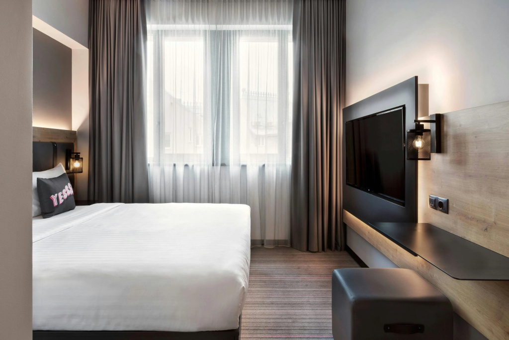 Moxy Bucharest Old Town — 5