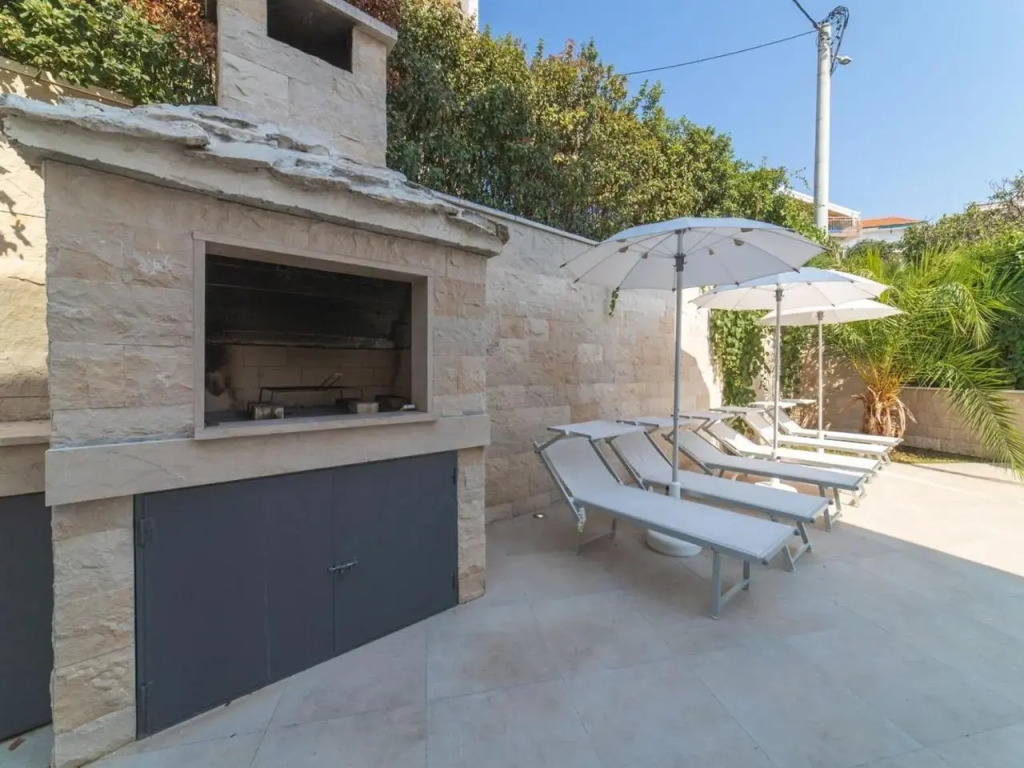 Luxury Villa Trogir 3 with private pool, jacuzzi and gym by the beach on Ciovo - Okrug Donji - фото 20