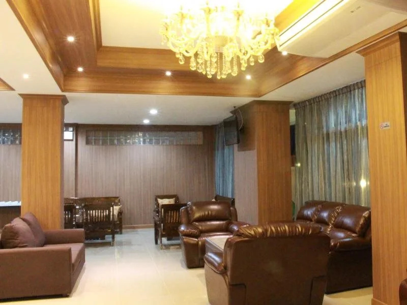 Lobby & Reception