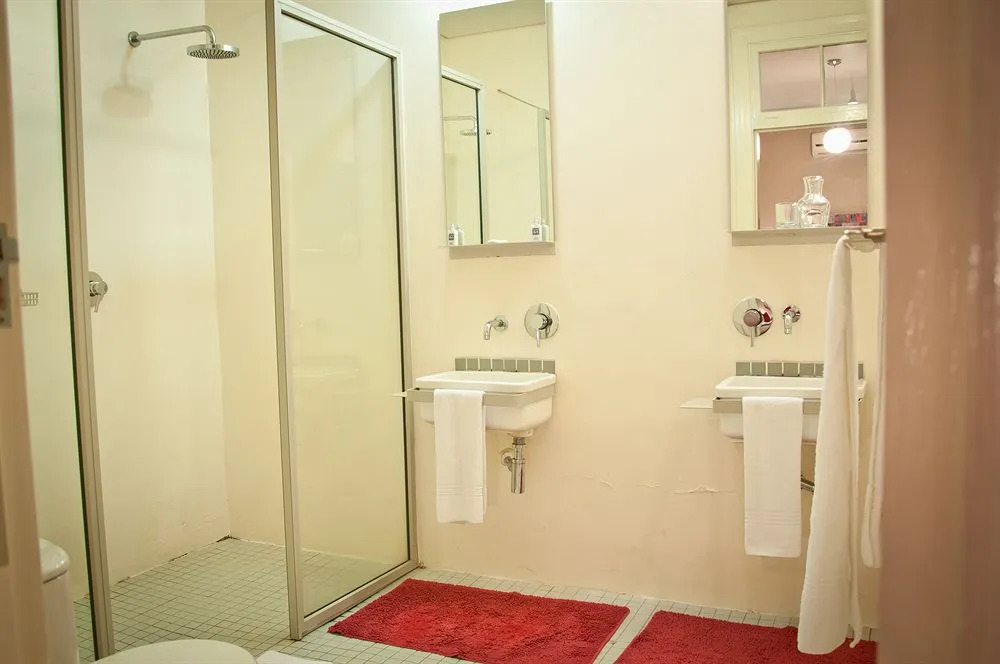 Hotel 64 on Gordon - фото 7