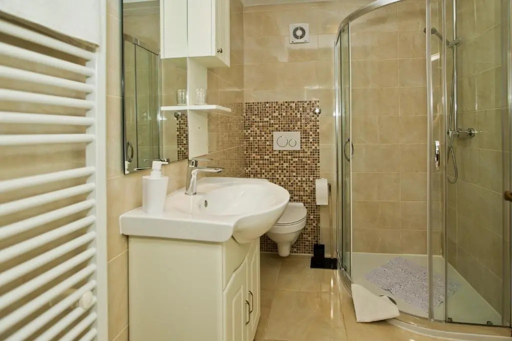 Deluxe Double room with balcony and with sea view full double bed