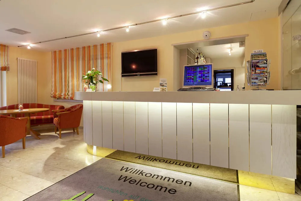 Lobby & Reception