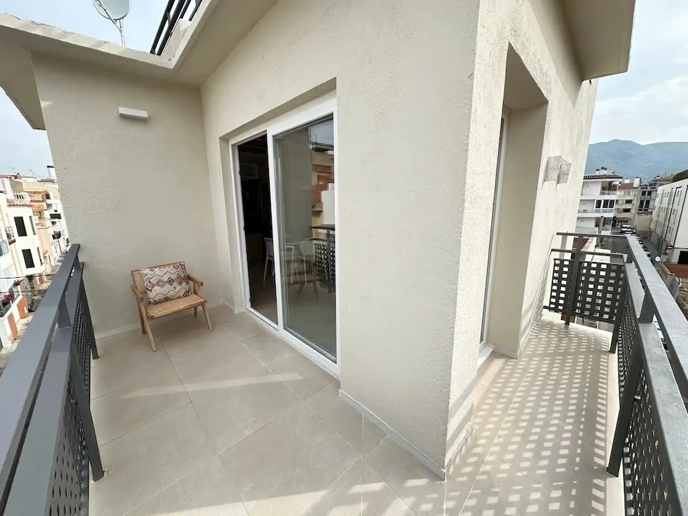 Arago 272 in Roses With 2 Bedrooms and 2 Bathrooms