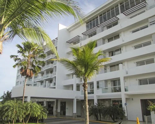 Playa Blanca Hotel & Resort