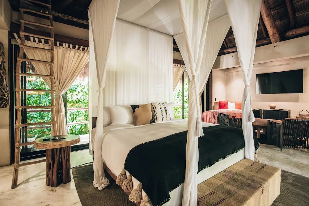 Luxury Suite with balcony