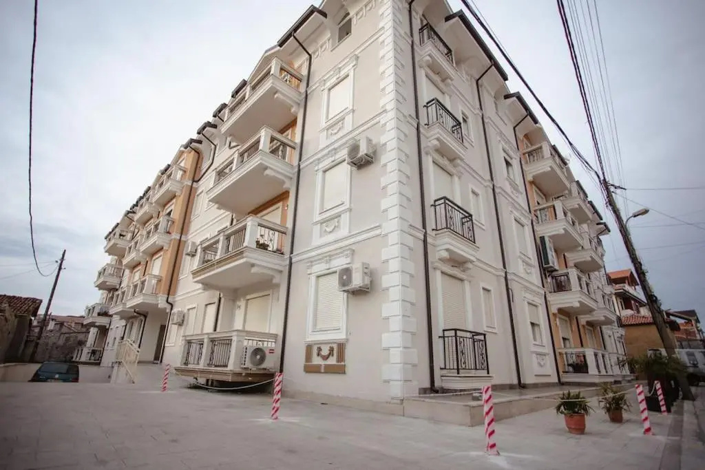 The Luxury Garden Apartment 2BR in Shkod r