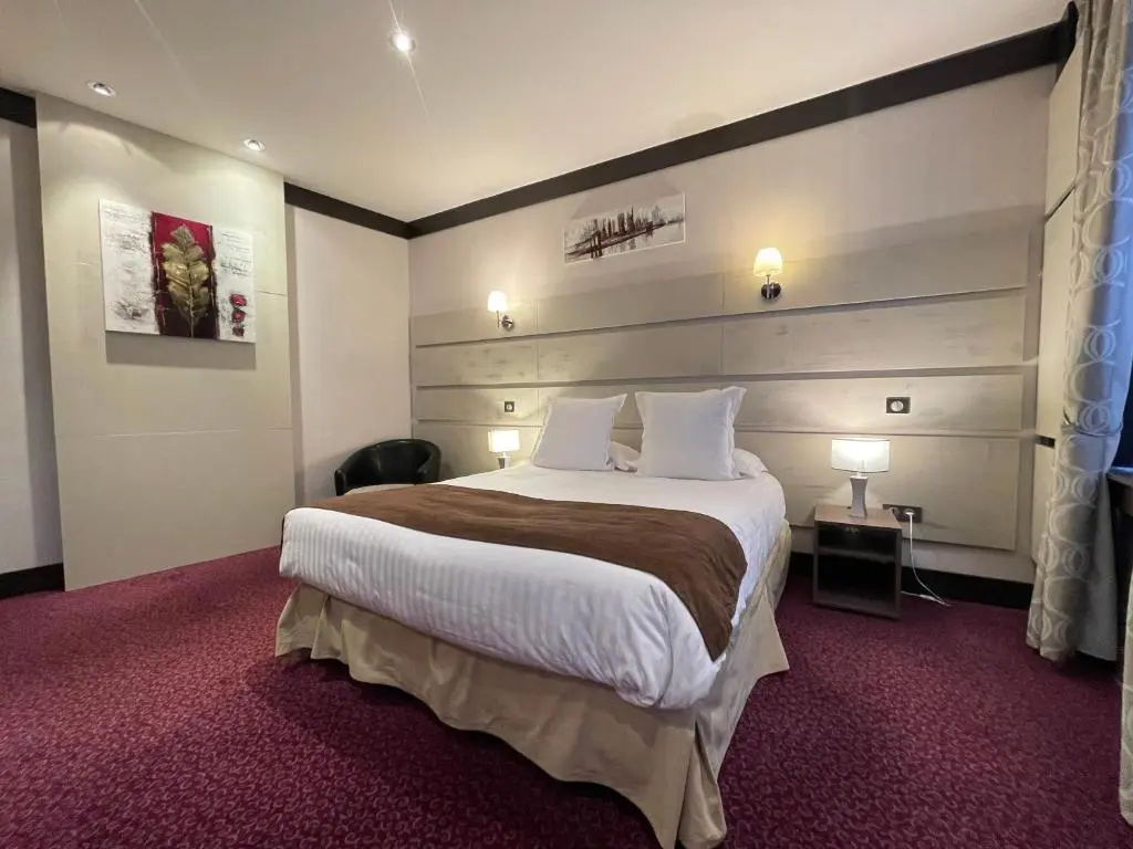 Double Suite (full double bed)