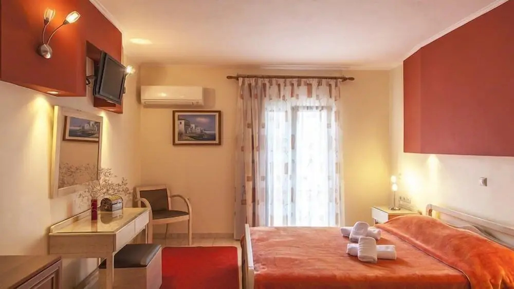 Standard Triple room with balcony