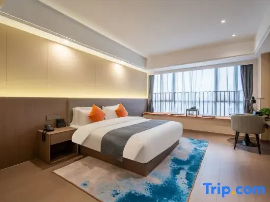 Executive Double room with river view (full double bed)