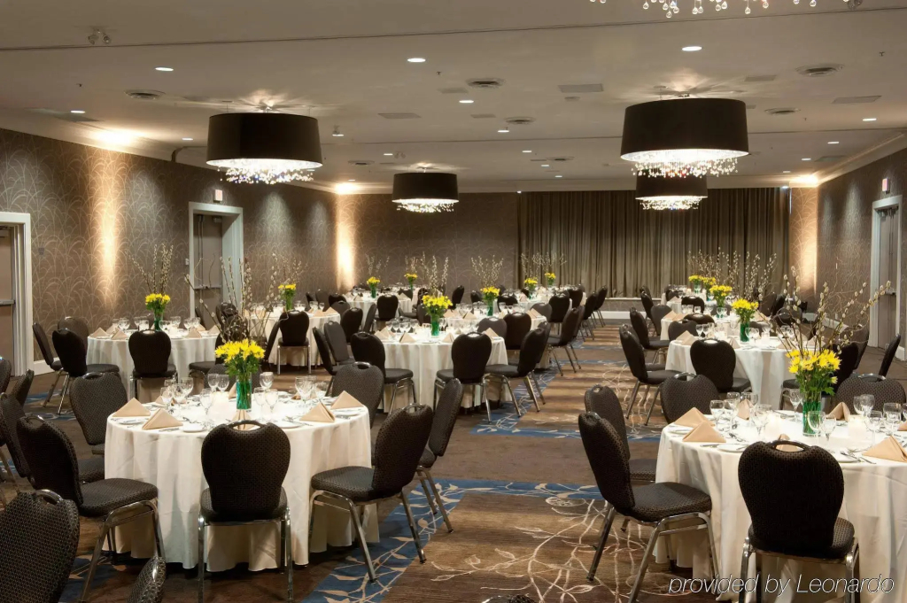 Radisson Blu Vancouver Airport Hotel & Marina - фото 17