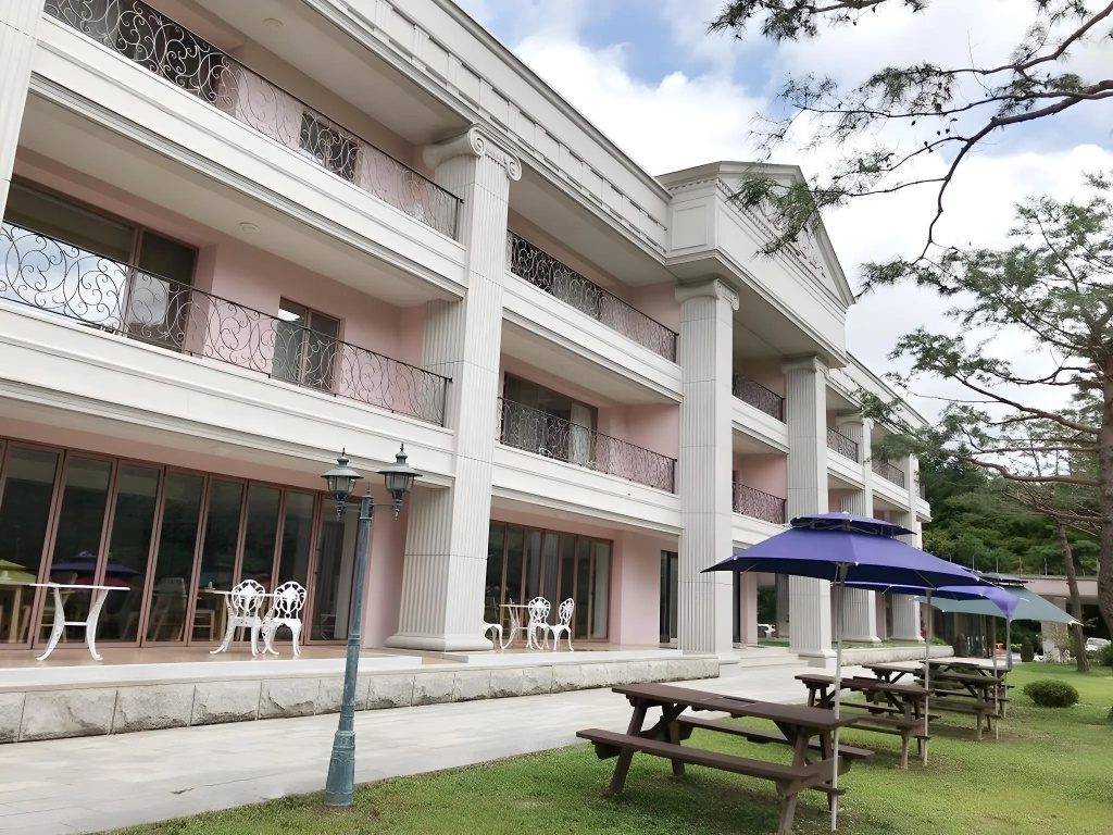 Lake Hills Songnisan Hotel