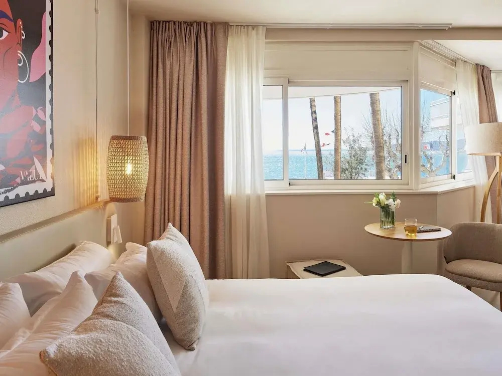 Double Junior Suite with sea view (full double bed)