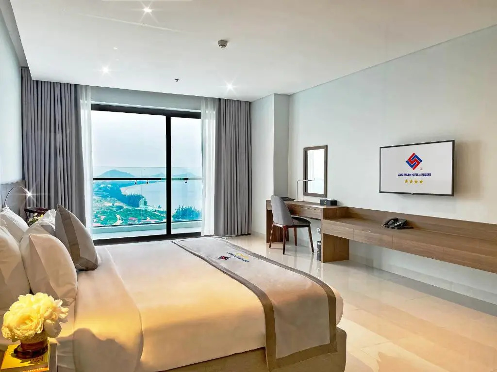 Deluxe Double room with sea view (full double bed)