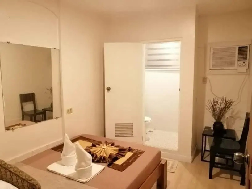 Double room (full double bed)