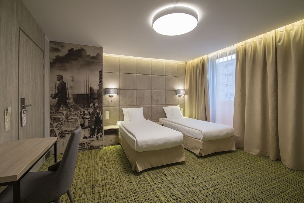 Classic Double room (full double bed)
