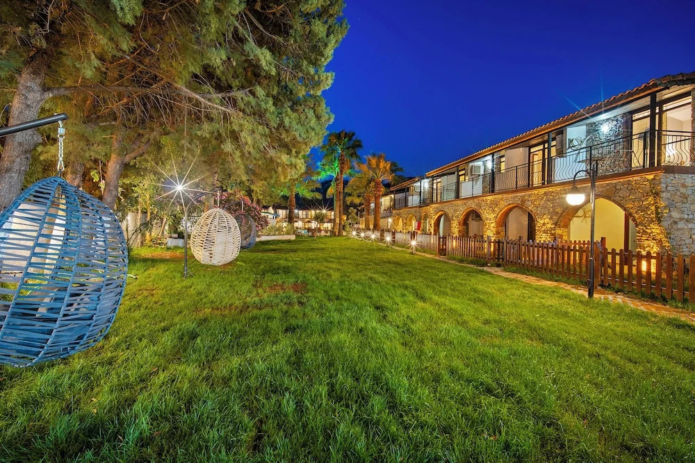 Alados Otel