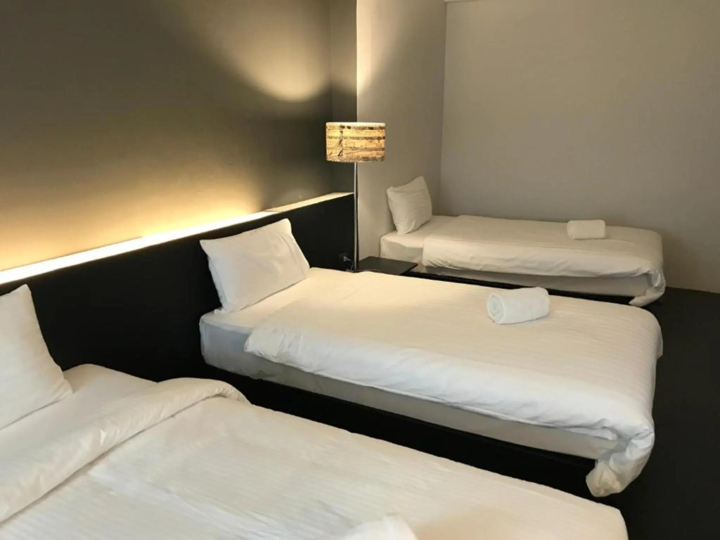 Standard Triple room