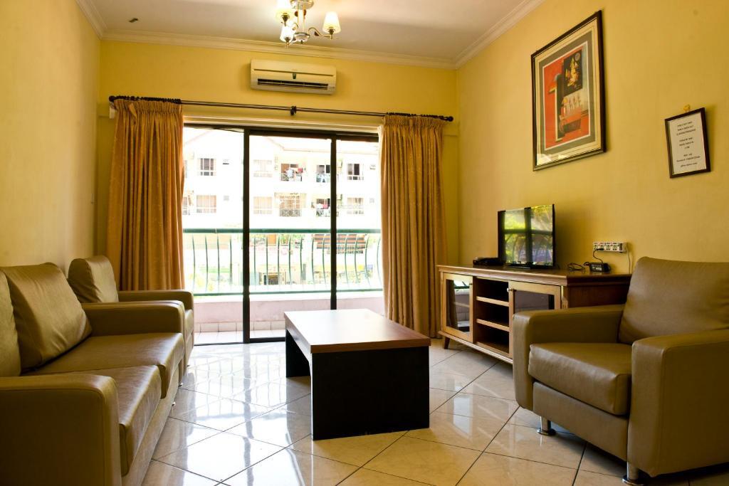 Nana Marina Court