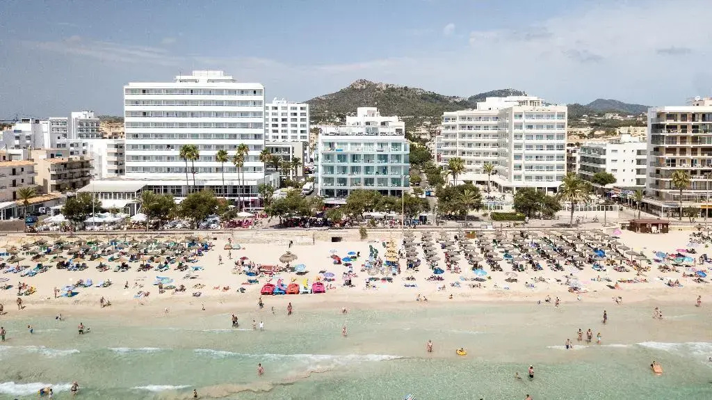 Beach & Waterfront