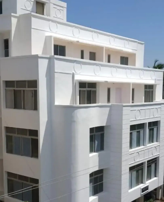 Hotel Alohi Grand