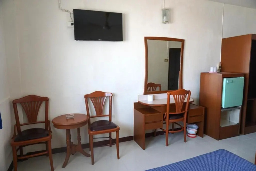 Double room (full double bed)
