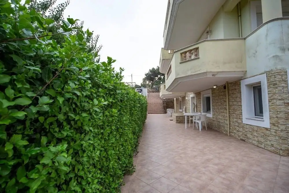 Garden Studio With Jacuzzi & Bbq / 100m To The Beach