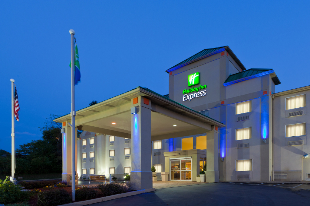 Holiday Inn Express Irwin-PA Turnpike Exit 67