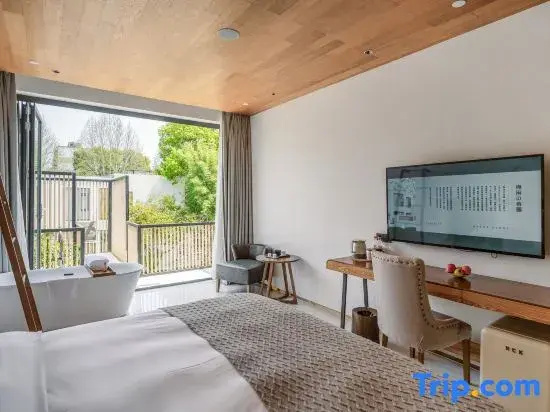 Standard room with view