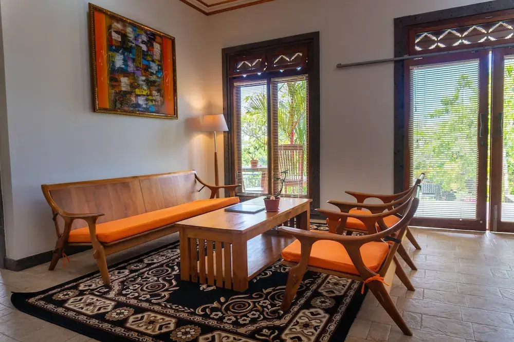 2 Bedrooms Villa