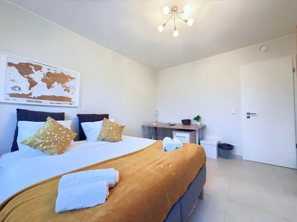Comfort 2 bedrooms Apt w balcony&parking
